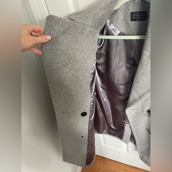 Pendleton women’s wool coat size 4 - Picture 3 of 3